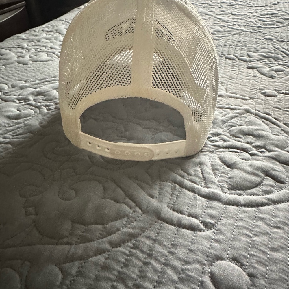 Adjustable hat - Picture 3 of 3